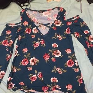 Rue 21 floral open shoulder long sleeve shirt